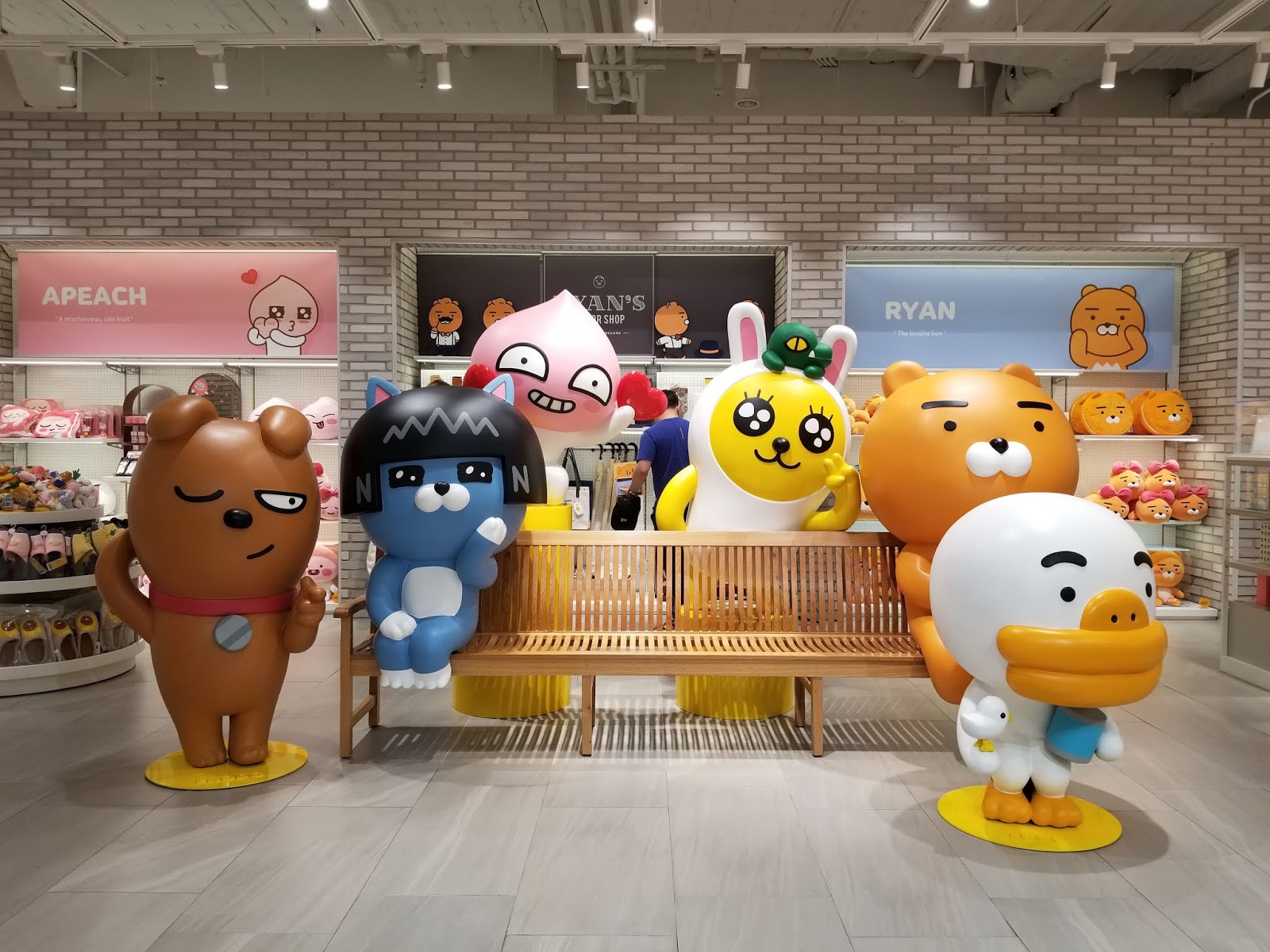 WINDOWSHOP IN KOREA // Kakao Friends Store in Starfield Hanam Mall