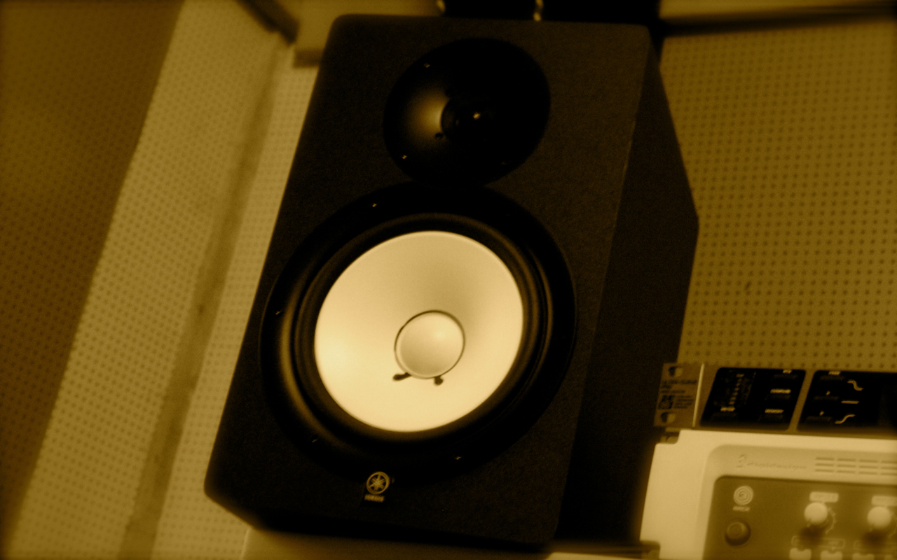 Sound Engineering Academy Yamaha HS80 world class studio monitor