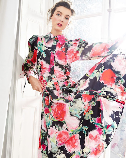 we provide you with the most popular women's clothing shoes and hats