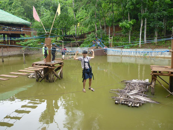 Rope courses above water