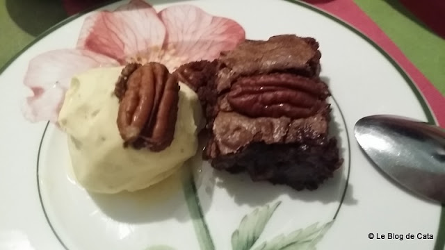 Prajitura brownie cu nuci pecan