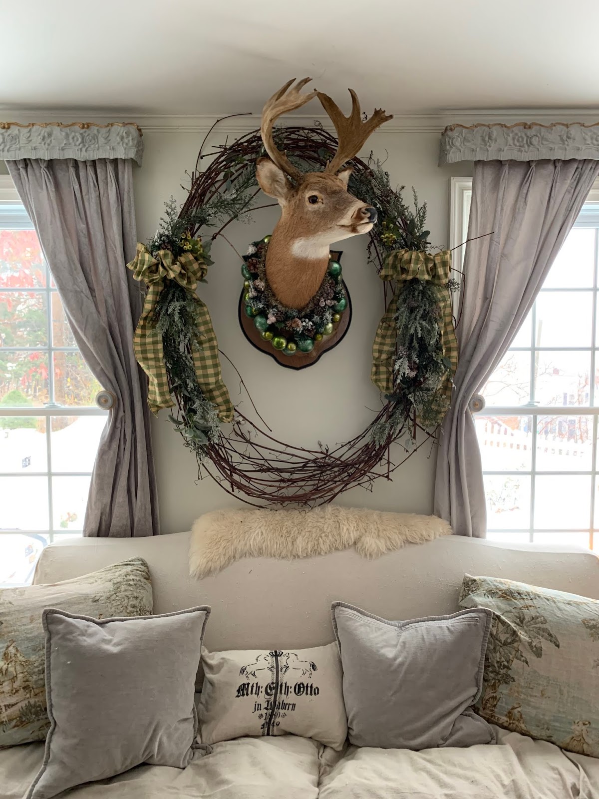 Maison Decor European Woodland Lodge Decor