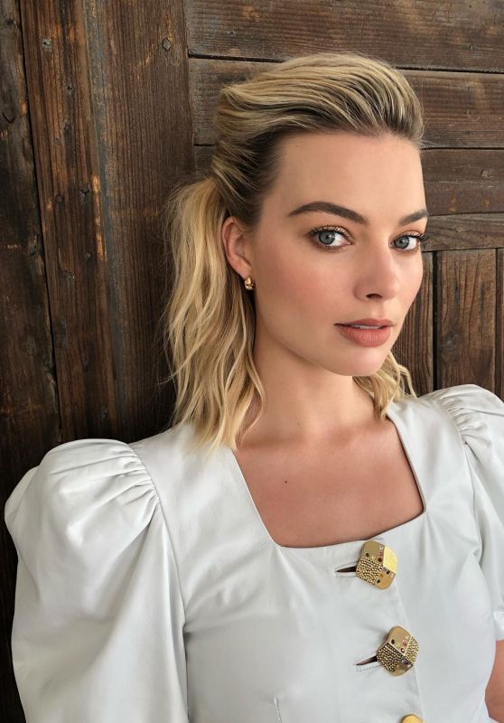 DC COMICS AND ARROWVERSE : Margot Robbie – BTS Photoshoot for Events 2020
