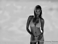 Some B&W wallpapers of Tyra Banks - picture 3