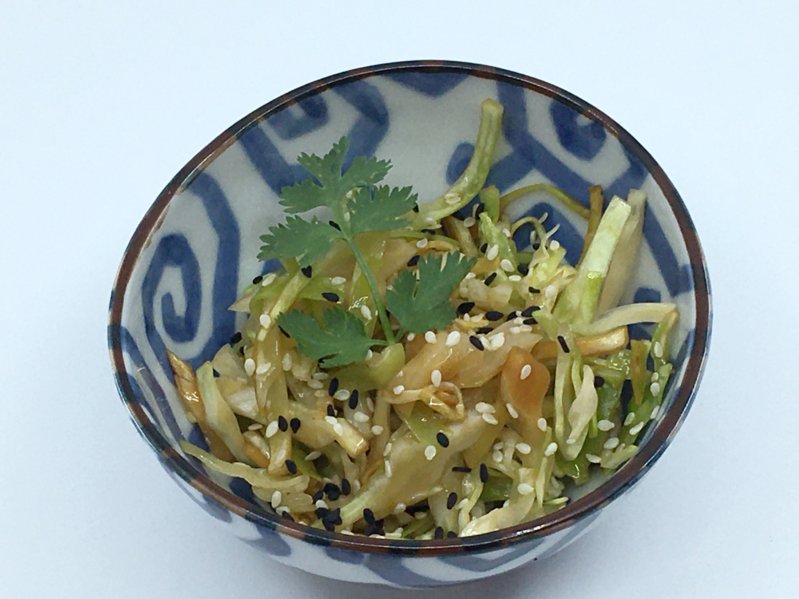 Lecker Bentos und mehr: Japanischer Krautsalat mit Sesam