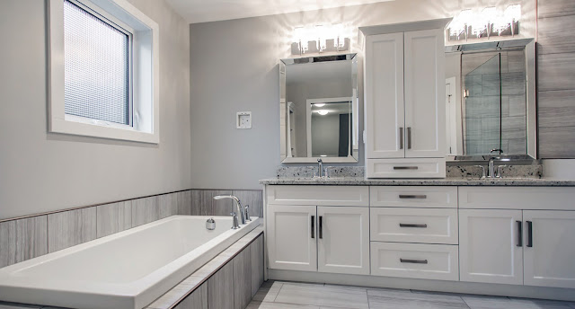 Bathroom renovation - What alternatives do you have to the classic faience and ceramic tiles Therefore, for many people, the only suitable finishes in the Bathroom renovation are tiles. It is true that these must also be carefully