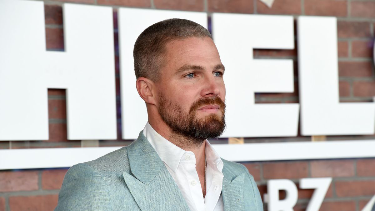 Stephen Amell estará no AEW Dynamite: Grand Slam