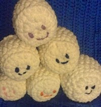 http://www.ravelry.com/patterns/library/mini-marshmallow-squish