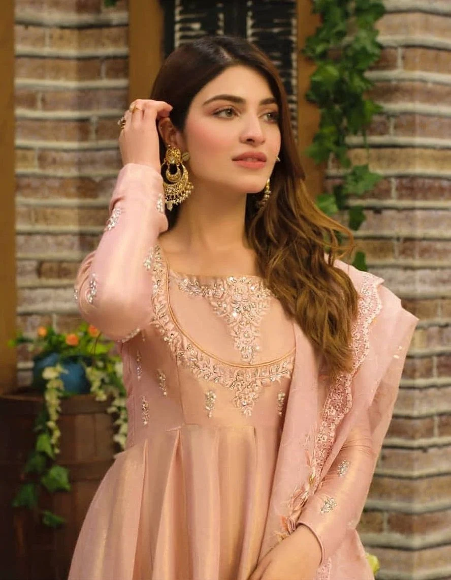 Famous Pakistani Celebrities Dresses from Ramadan Transmissions 2021 Famous Pakistani Celebrities Dresses from Ramadan Transmissions 2021