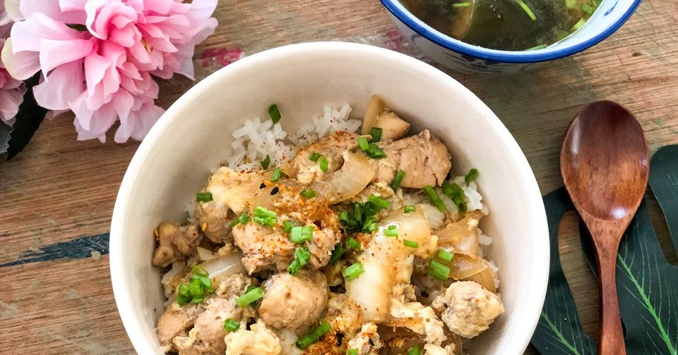 GoodyFoodies: Recipe: Oyakodon (Japanese Chicken and Egg Rice Bowl)