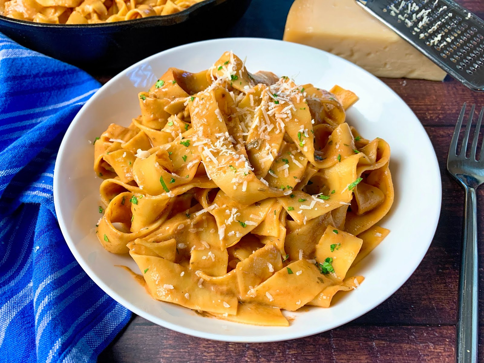 Pasta with Creamy Pink Pesto Sauce