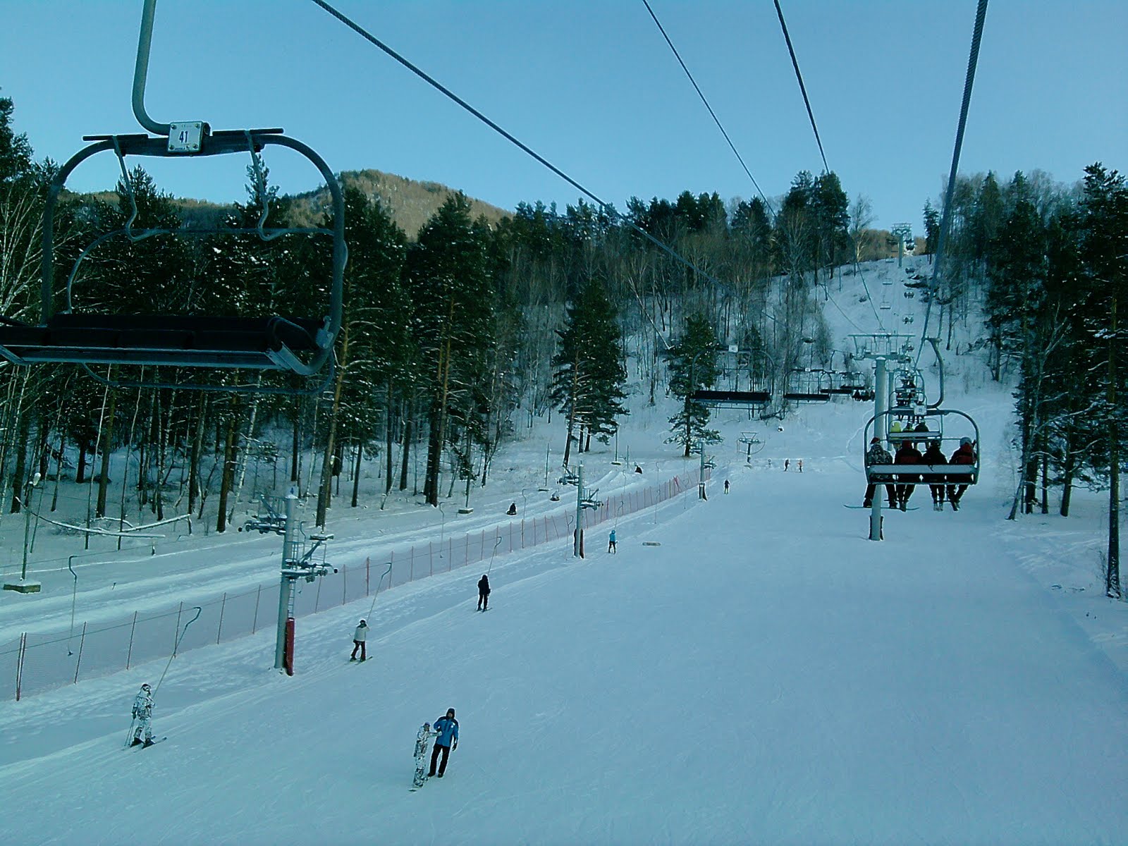 всесезонный курорт манжерок горный алтай. алтай горнолыжный курорт манжерок. манжерок горнолыжный комплекс новый. манжерок ледовый городок. комплекс манжерок горный алтай.