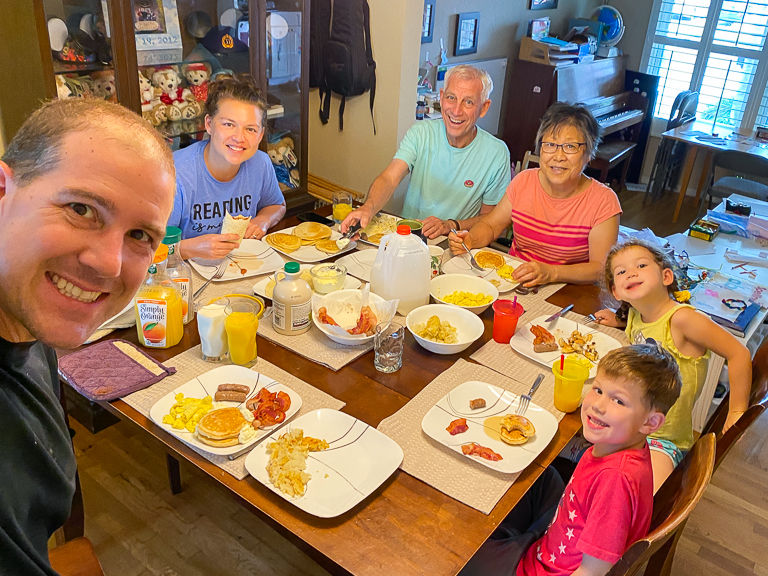 Breakfast at DENNY'S, Family vlog