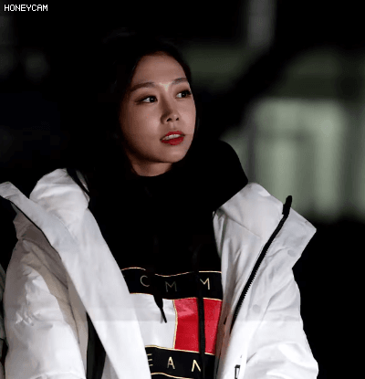 카메라 플래시 상대로 1년만에 재대결에 나선 러블리즈 지수.jpgif | 인스티즈