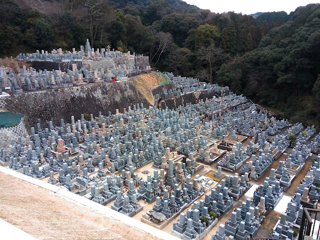 backpacking, flashpacking, jalan-jalan, travelling, jepang, kyoto, kiyumizudera temple, higashiyama, otani honbyo, mausoleum, otani honbyo mausoleum, cemetery