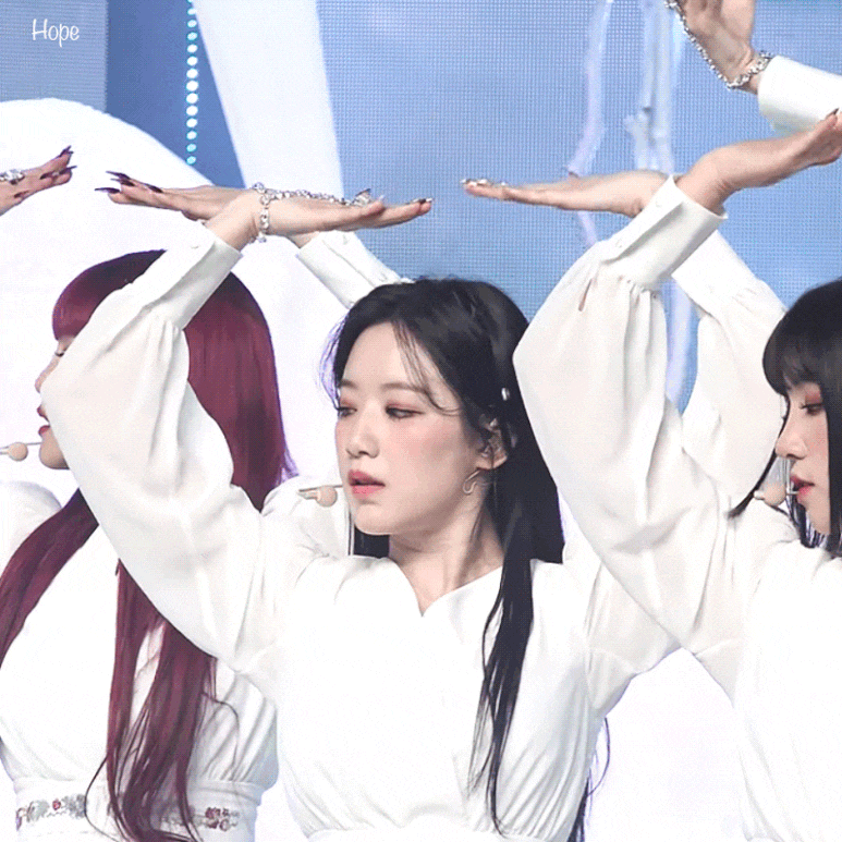 어제자 그동안 한풀이 하는 것 같았던 여자아이들 무대 | 인스티즈