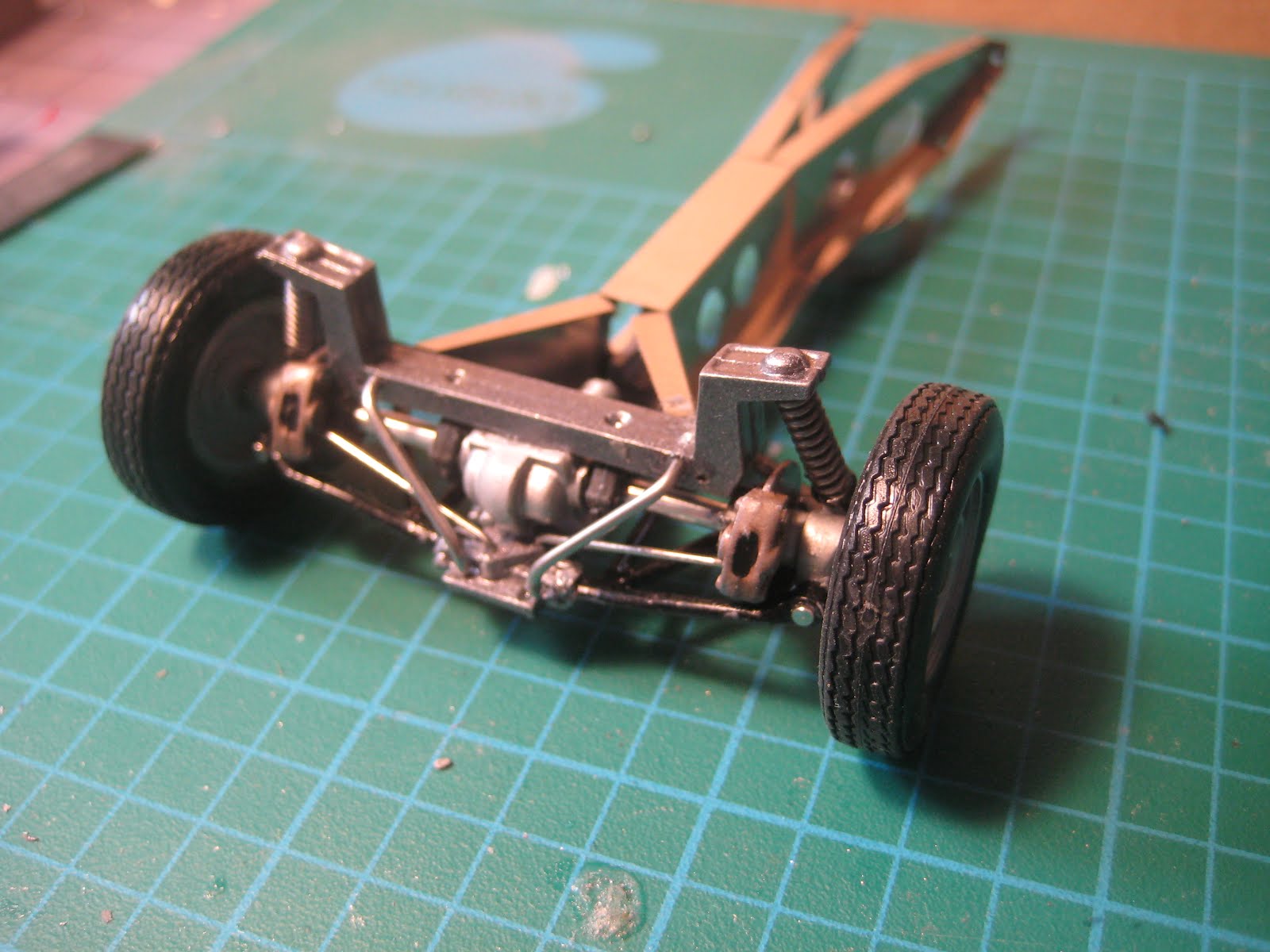 24th-scale: Lotus Elan S3: Chassis complete