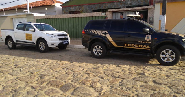 PF deflagra operação contra desvios em obras de calçamento em Itambé