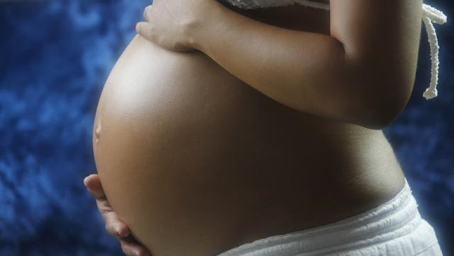 Asesinan a embarazada tras falso ‘baby shower’ para robarle su bebé