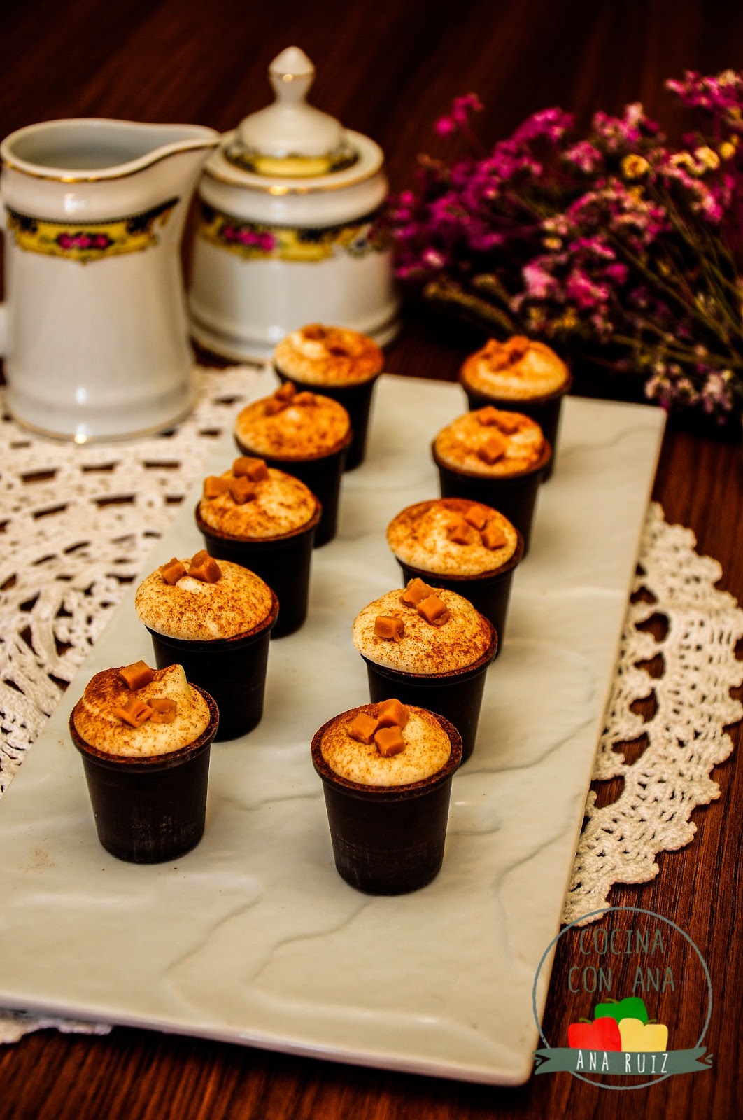 VASOS DE CHOCOLATE CON RELLENO DE MOUSSE DE ARROZ CON LECHE