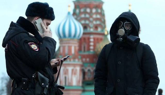 Врачи в памперсах и инфицированные полицейские: В России вычисляют авторов фейков
