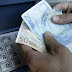 [Ελλάδα]Βρήκαν 2.000 ευρώ στο ΑΤΜ και τα παρέδωσαν