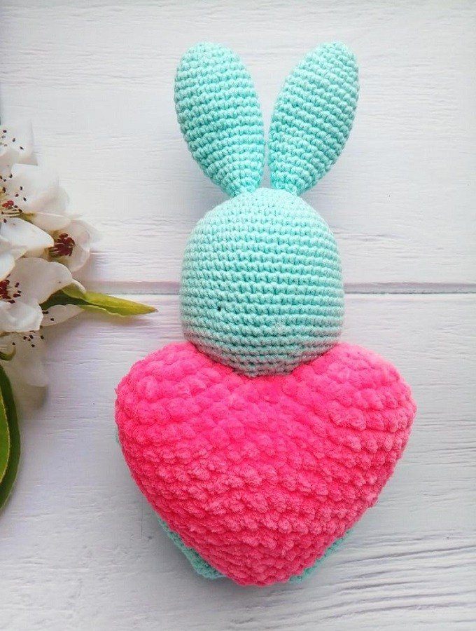 Valentine’s Day bunny: back view Valentine’s Day bunny