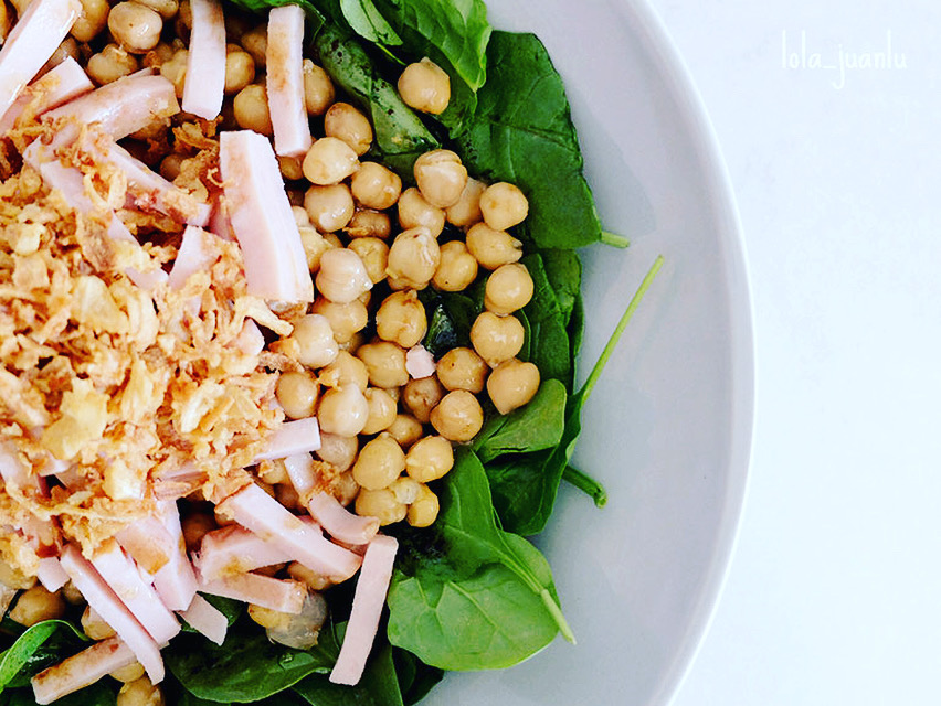Ensalada de garbanzos y espinacas Pequeños Accidentes
