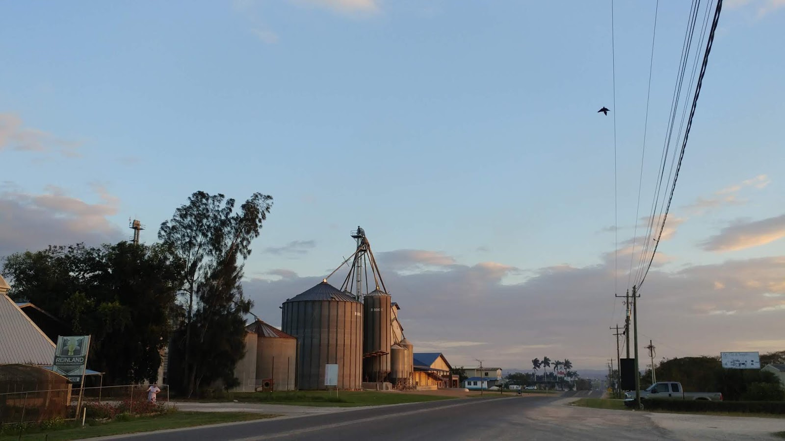 Center Road, Spanish Lookout