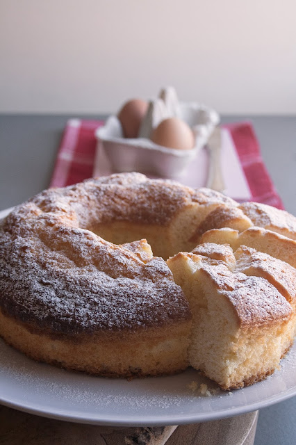 Ciambella morbida yogurt e miele, la ricetta senza burro