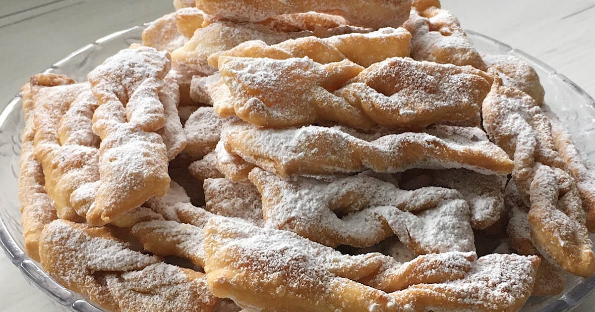 Faworki Na Piwie Kuchcik Gotuje Przepisy Na Pyszne Ciasta I Zdrowe Obiady