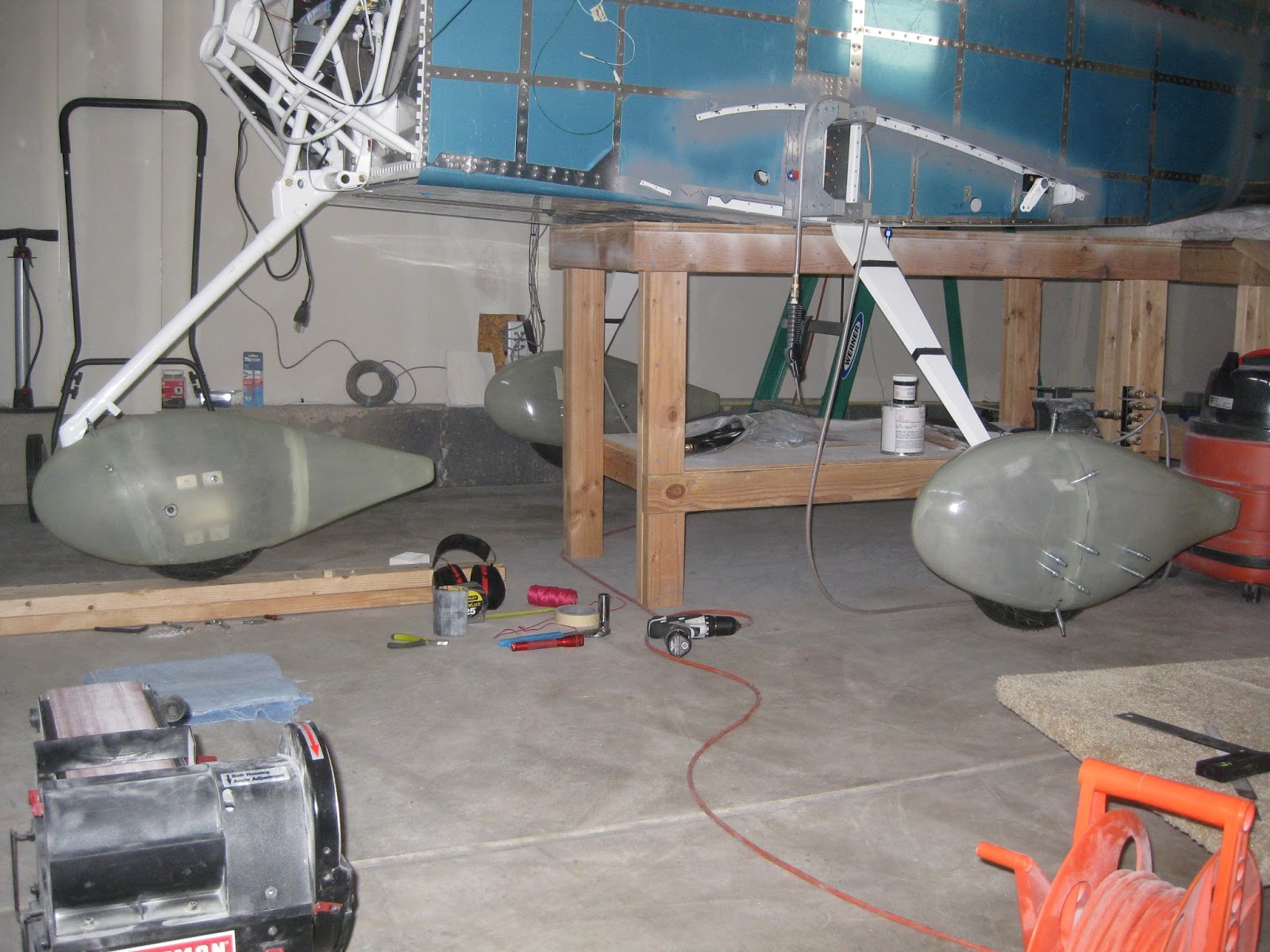 E's Van's RV14A Finish Tricycle Landing Gear and Wheel Fairings.