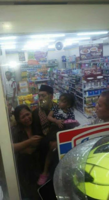 Detik-Detik Penangkapan Perampok di Indomaret yang Menyandera Ibu dan Anak Kecilnya