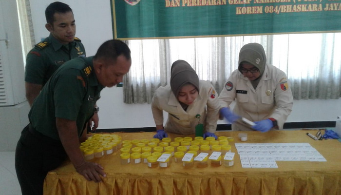 Ratusan Prajurit Korem 084/Bhaskara Jaya Jalani Tes Urine