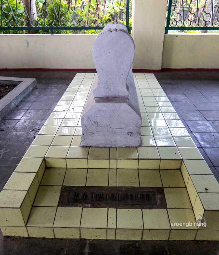 makam aroeng binang kebejen kebumen