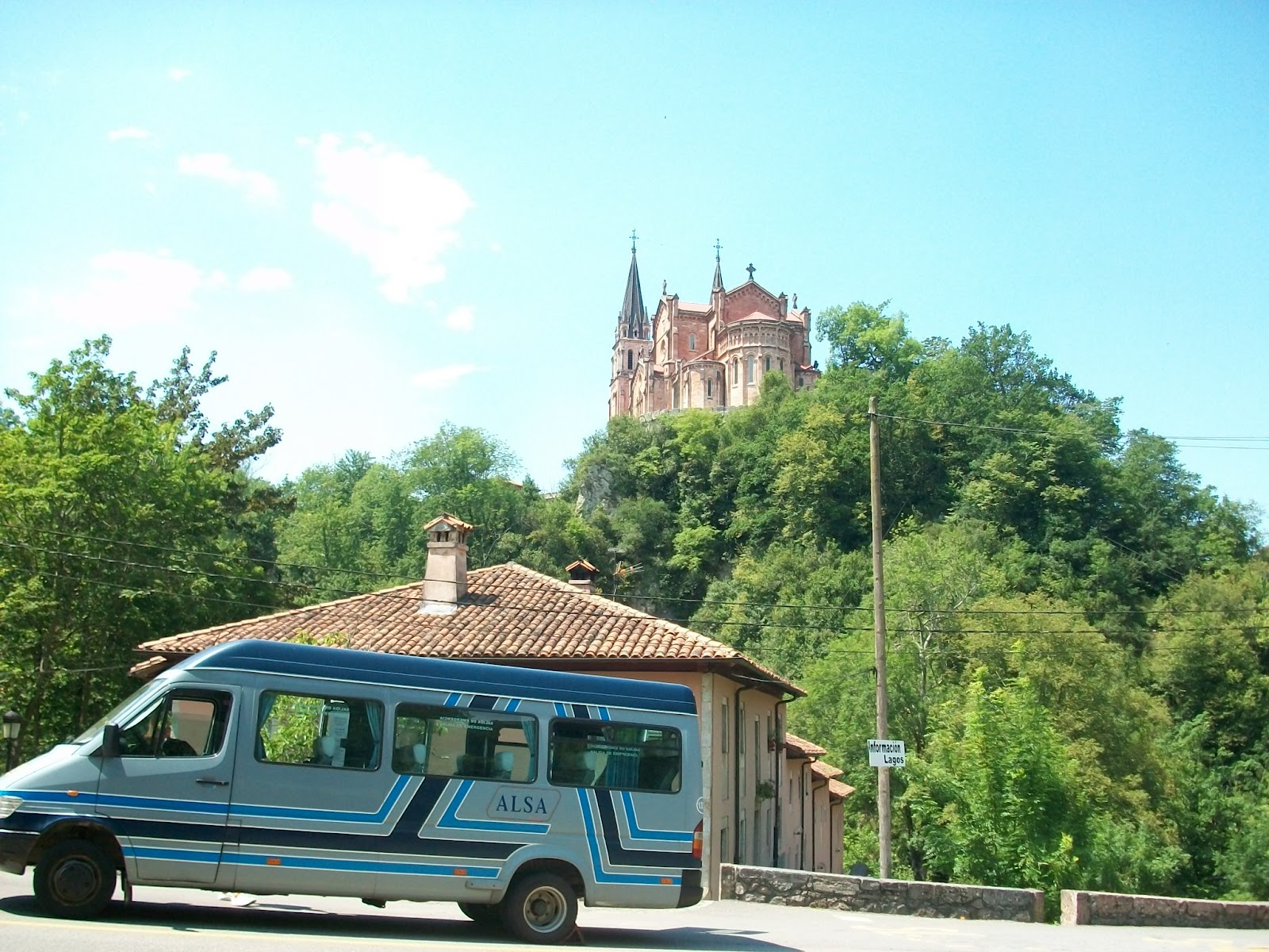 misviajesporelmundo VIAJE A ESPAÑA OVIEDO, CANGAS DE ONIS, COVADONGA