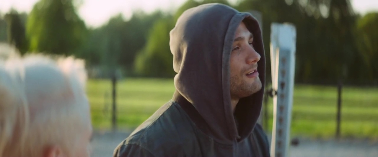 Films Et Séries Tv Avec Cosmo Jarvis ausCAPS: Cosmo Jarvis shirtless in Calm With Horses