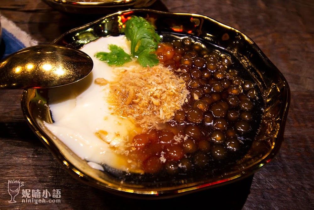 【台北大安美食】白水豆花(永康店)。宜蘭特產花生麥芽糖巧變香菜豆花