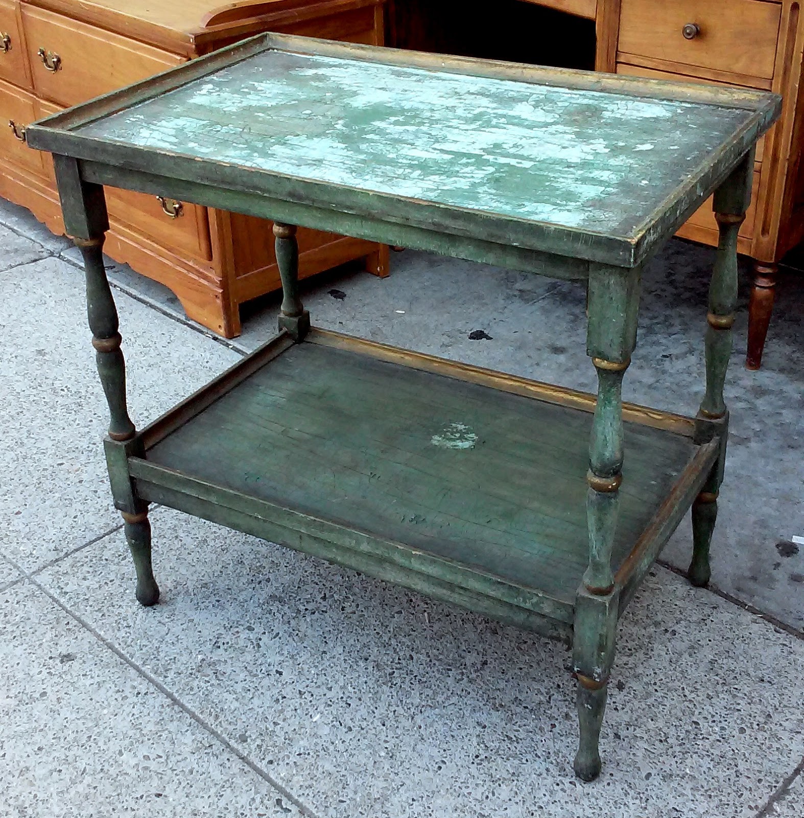 UHURU FURNITURE & COLLECTIBLES SOLD 18989 Shabby Chic 28" Wide End