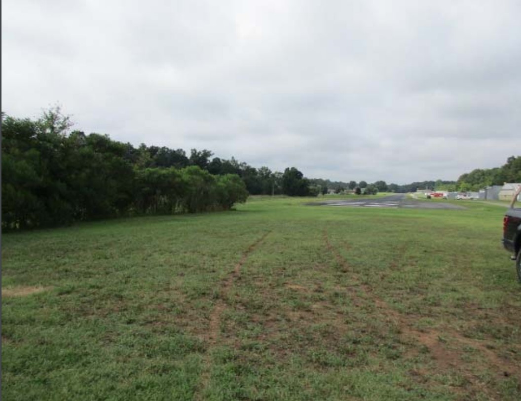Kathryn's Report Runway Excursion Piper PA28235, N33JM; accident occurred July 28, 2020 at