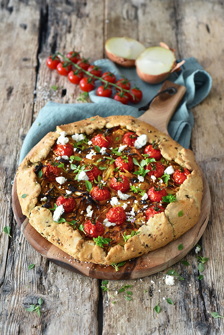 Dorian cuisine.com Mais pourquoi est-ce que je vous raconte ça... : Notre tarte  rustique aux tomates parce que la cuisine ça peut être la chose la plus  simple du monde...