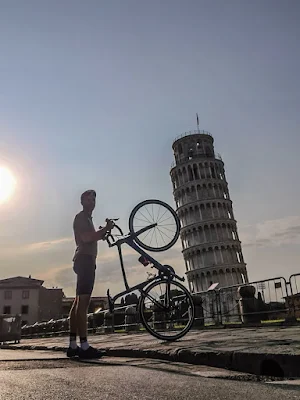 Cycling Tuscany carbon road bike rental in Pisa