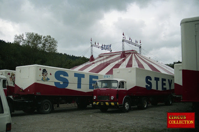 Photos prisent à Uster près de Zurich (Suisse) du cirque Stey de la famille Stey Photo Hubert Tièche   Collection Philippe Ros 