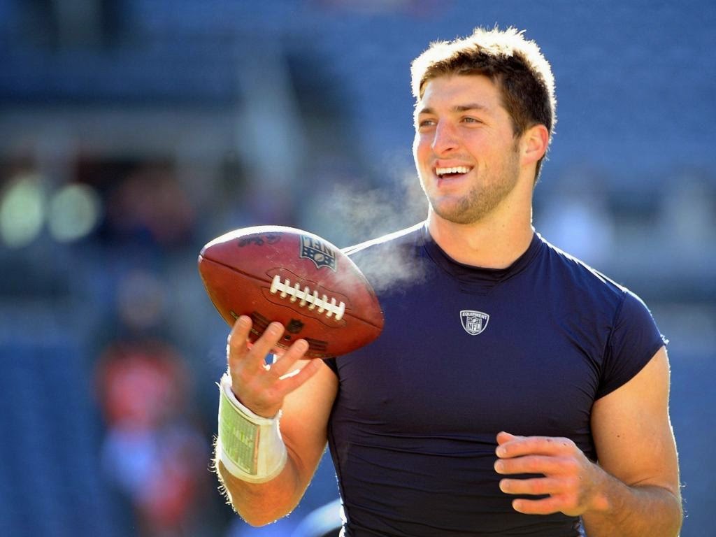 American Footballer Tim Tebow Biography, Photos and Profile | Sports Club Blog
