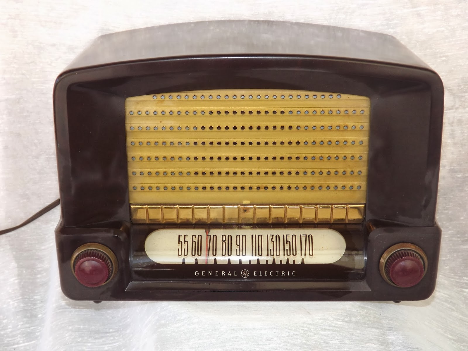 Os rádios do Claudino: Rádio General Electric modelo 115