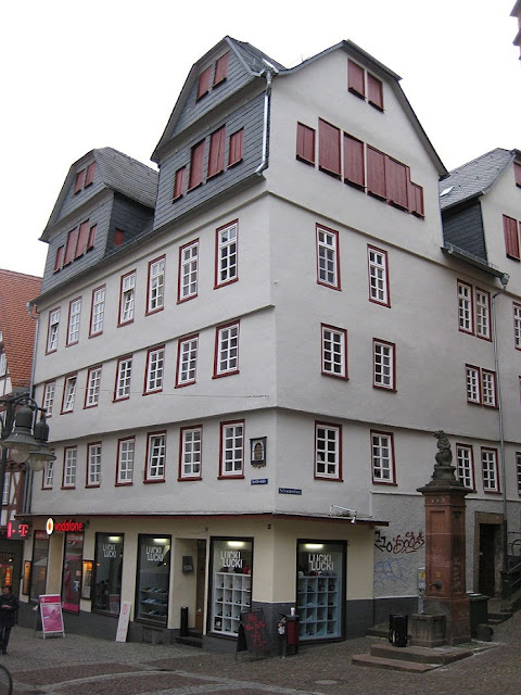 В этом доме в Марбурге Мартин Лютер жил  во времена Марбургского диспута 1529 года