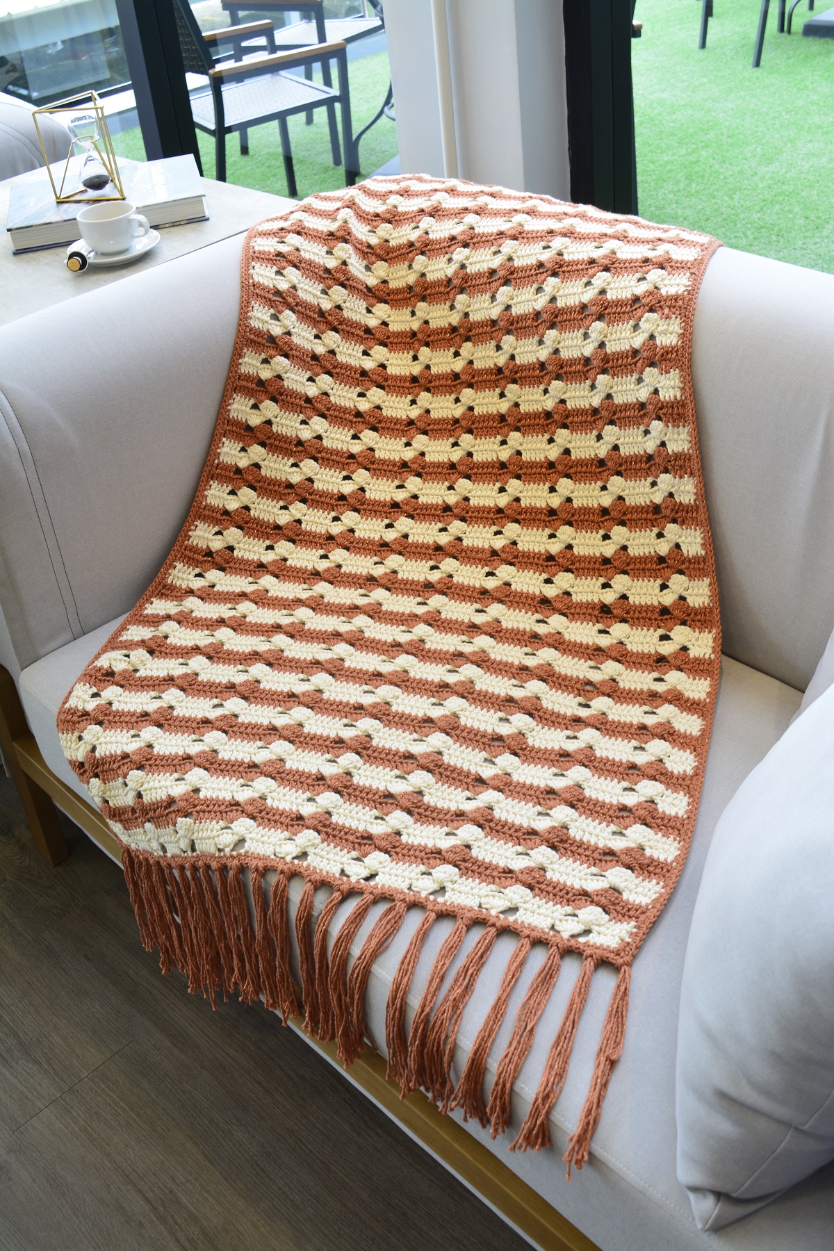 Armarinho São José: Manta de Crochê para Sofá com Fio Barroco Maxcolor
