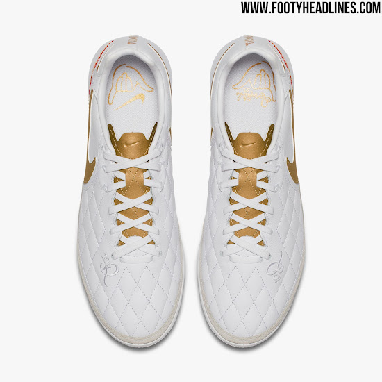 a nombre de inflación Mil millones White / Gold Nike TiempoX Ronaldinho 'Barcelona' Boots Released - Footy  Headlines