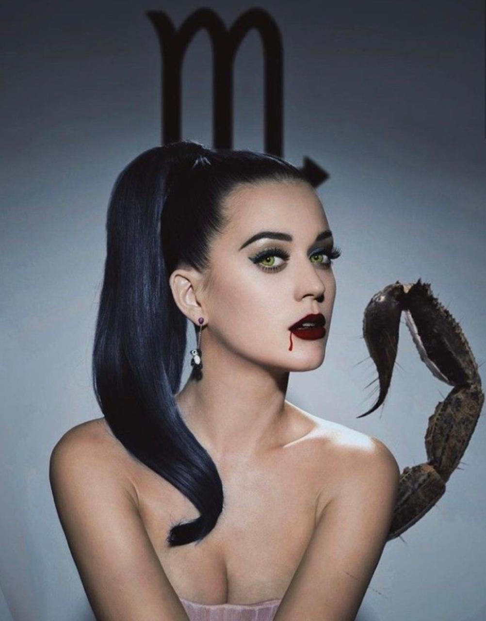 женщина вамп. ведьмы ист-энда сериал мандрагора. девушка скорпион. роковая женщина. красивая девушка скорпион.