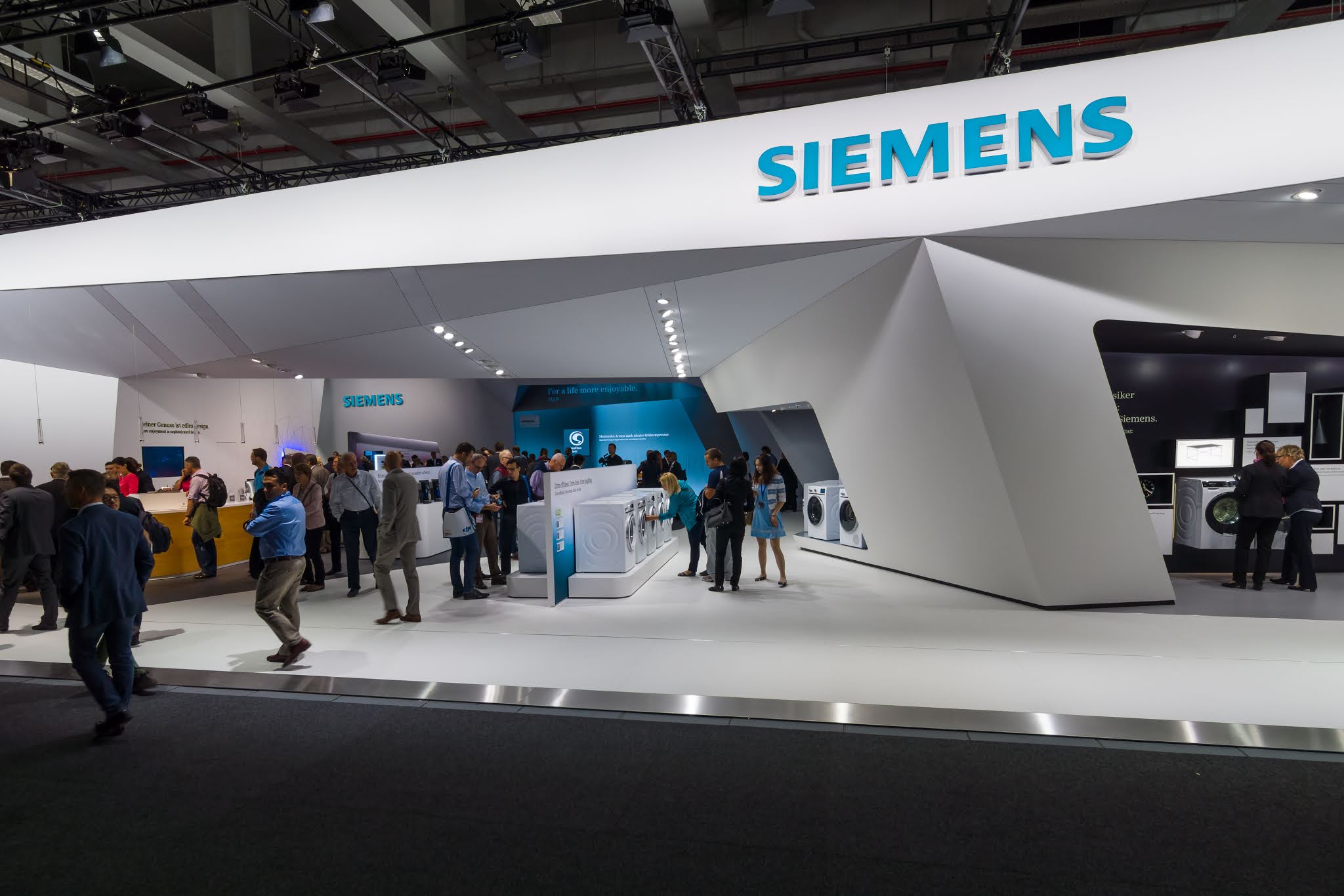 Siemens news. Siemens. Сименс компания. Siemens новый.